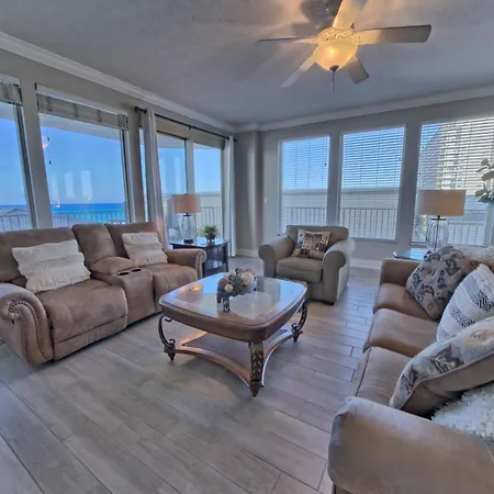 Modern Oceanfront Retreat, Spacious Balcony - 0207 Condo